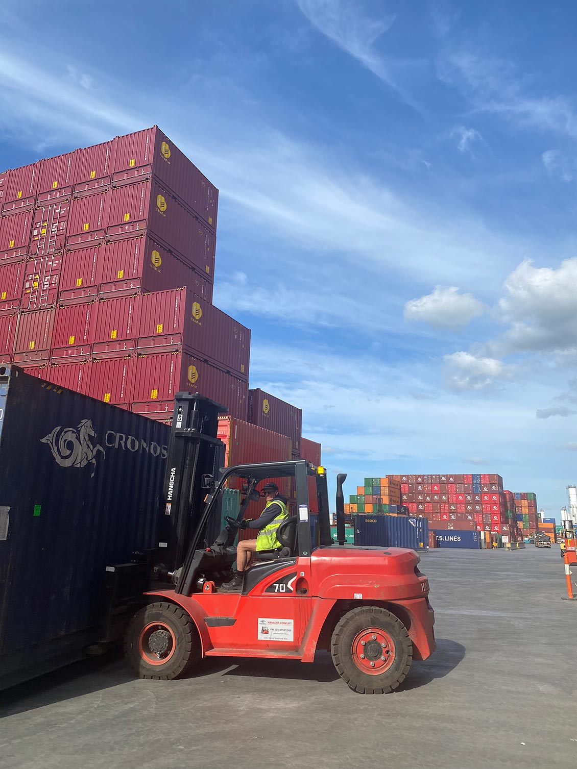 Share Your Application Case with Hangcha—At Port-02.jpg
